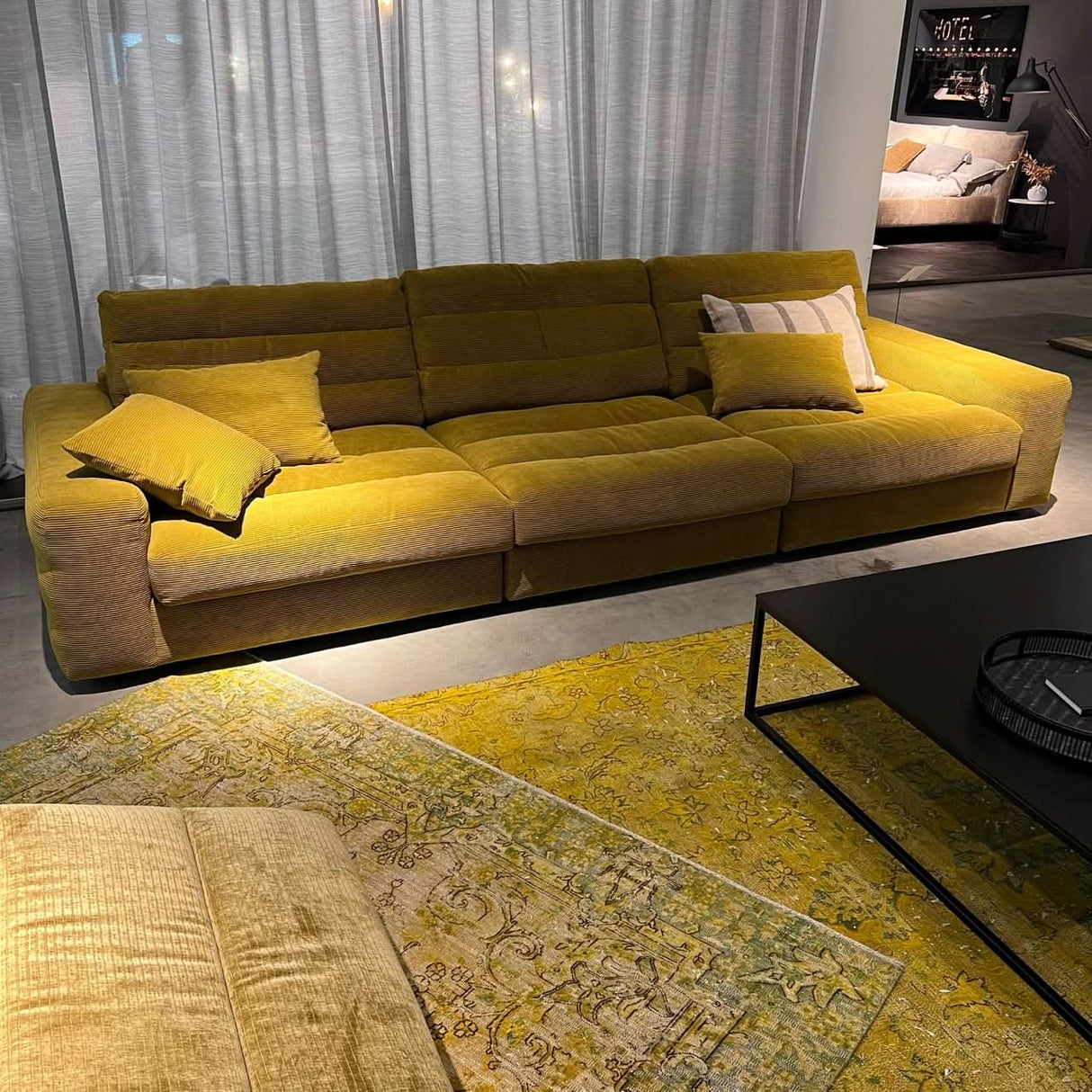 Dash Big Sofa - 356x125cm