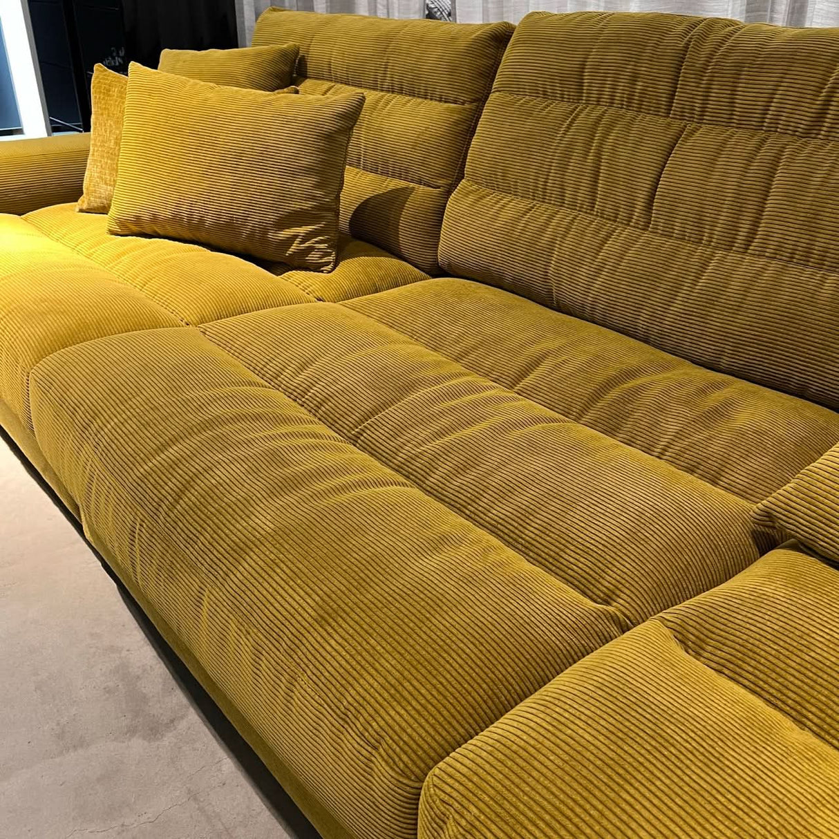 Dash Big Sofa - 356x125cm