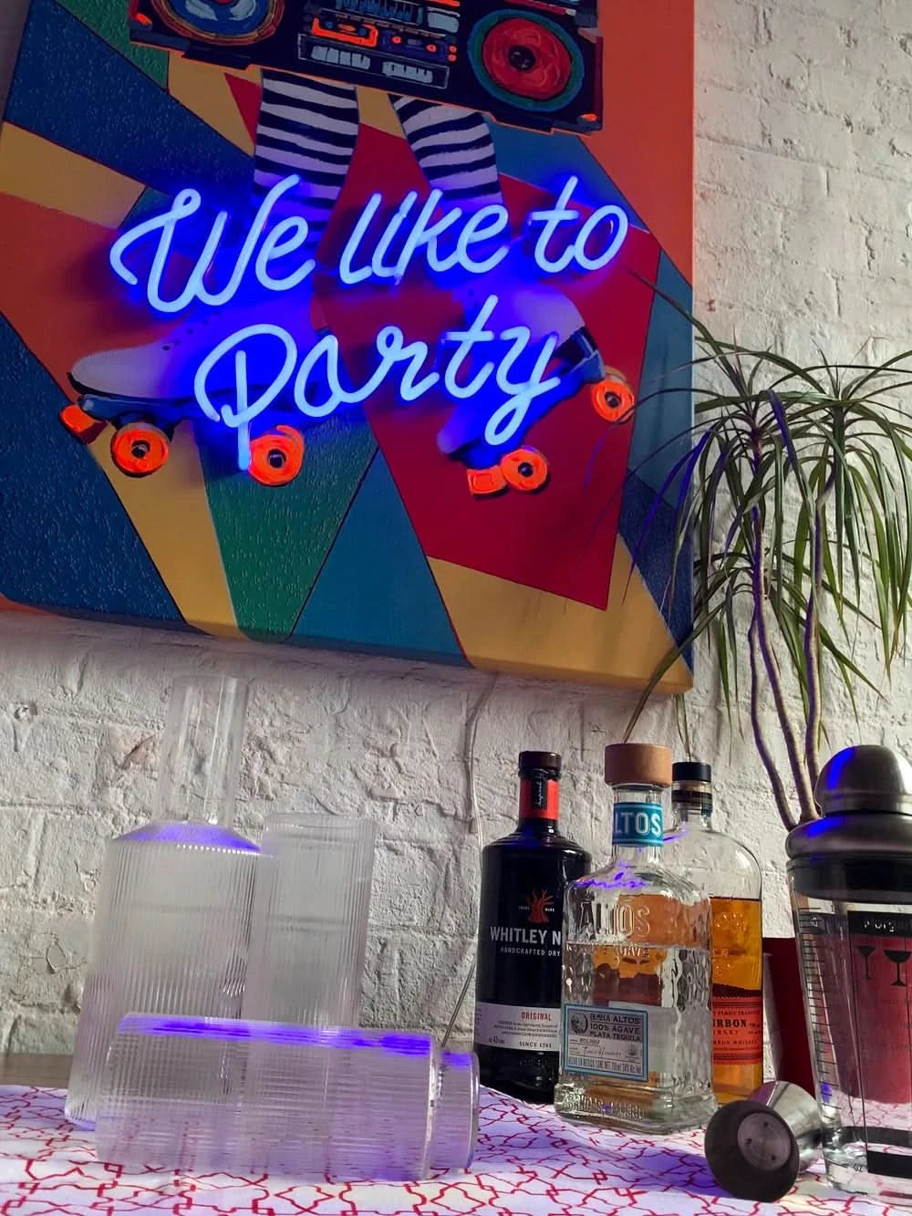 We Like to Party' Wandkunstwerk - LED Neon 90x120 cm